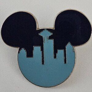 DISNEY Pin Trading ~ Mickey Mouse Icon ~ Seattle Wa. Skyline ~ 2013 ~ P01